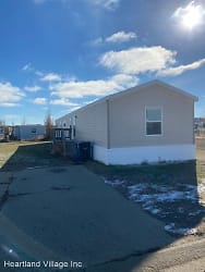889 Cal Dr - Dickinson, ND