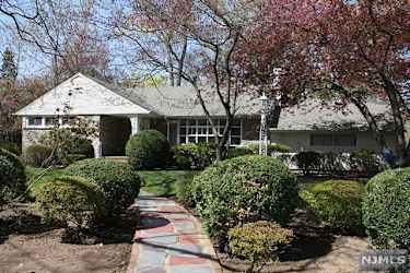51 Delaware Ave - Haworth, NJ