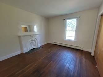 30 Grove St unit B - Rockland, ME