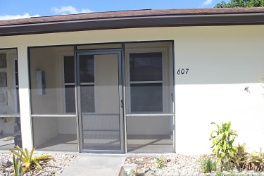 605 SE 13th Terrace unit 607 - Cape Coral, FL