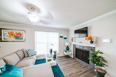 Windfield Townhomes Apartments - Stafford, TX