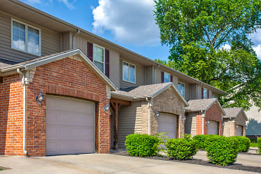 The Woods Townhomes - Springfield, MO
