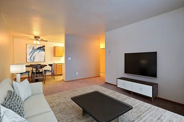 Dakota Manor Apartments - Fargo, ND
