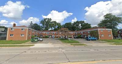 15341 E 9 Mile Rd - Eastpointe, MI
