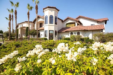 Dominion Courtyard Villas Apartments - Fresno, CA