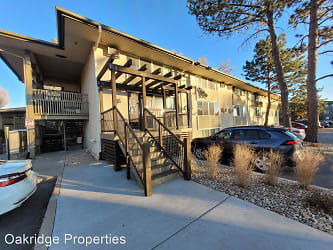 Oakridge On The Green Apartments - Colorado Springs, CO