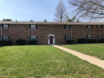 936 E Colonial Manor Dr unit 404 - Greensburg, IN
