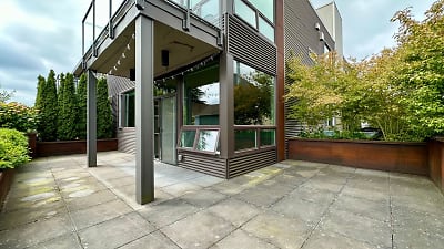 Atrium Apartments - Seattle, WA