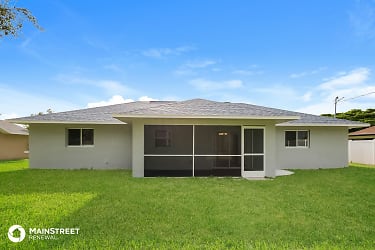 2605 Shelby Pkwy - Cape Coral, FL