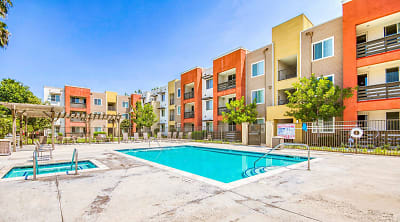 807 West Apartments - Riverside, CA