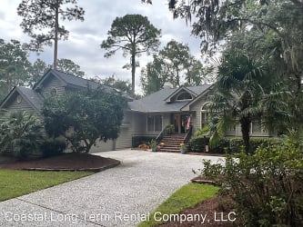 74 Governors Rd - Hilton Head, SC