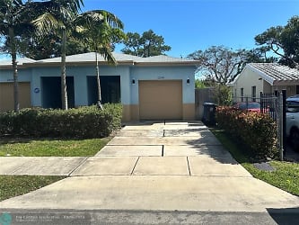 1208 NW 3rd Ave - Fort Lauderdale, FL