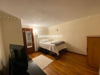45 Coolidge Hill Rd - Watertown, MA