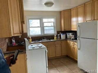 112 Alexander Ave #2ND - Yonkers, NY