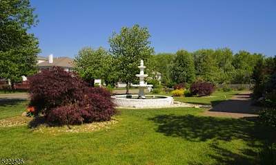 6 Hyer Farm Rd - Roseland, NJ