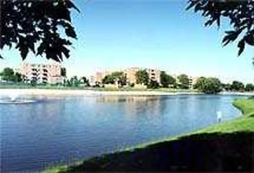 Colonial Village Apartments - Itasca, IL