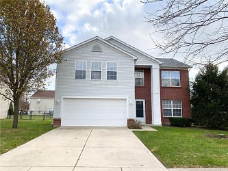 11861 Igneous Dr - Fishers, IN