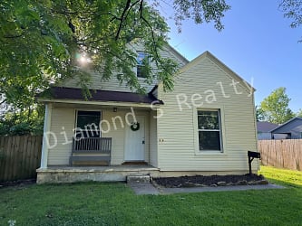 916 N Pickwick Ave - Springfield, MO