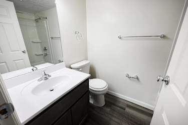 Deercross Apartments - Blue Ash, OH