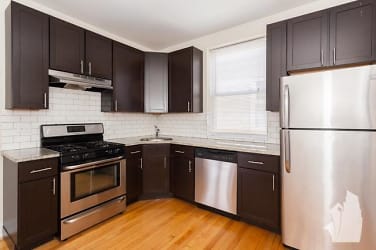 4845 N Wolcott Ave - Chicago, IL