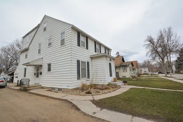 117 12th Ave NW - Rochester, MN