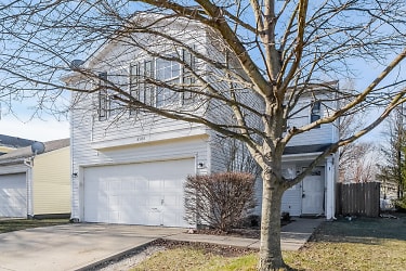 4504 Connaught E Dr - Plainfield, IN