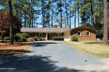 87 Lakeview Dr - Whispering Pines, NC