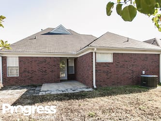 8291 Cross Point Dr - Olive Branch, MS