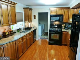 2154 Sproul Rd - Broomall, PA