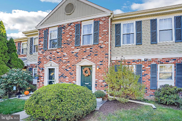 32 Coventry Ct - Blue Bell, PA