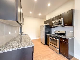 4461 W Lawrence Ave - Chicago, IL
