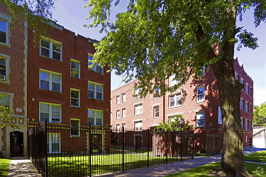 Greenglen Park Apartments - Chicago, IL
