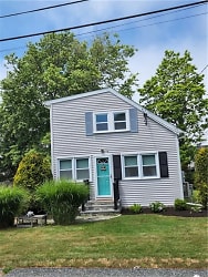 9 Coffey Ave - Narragansett, RI