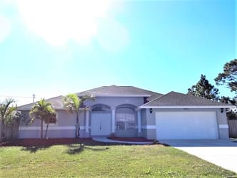 5940 Nw Foust Circle - Port St Lucie, FL