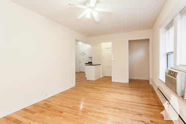 3726 N Pine Grove Ave - Chicago, IL