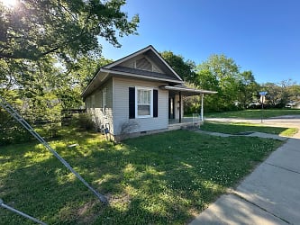 2700 Jenny Lind Rd - Fort Smith, AR