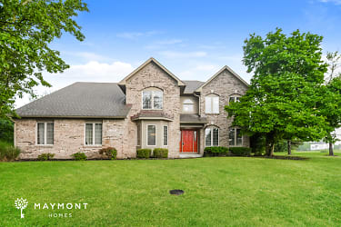 7638 Chestnut Hills Dr - Indianapolis, IN