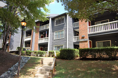 The Pointe At Irving Park Apartments - Greensboro, NC