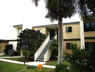 1550 NE 13th Terrace #B-9 - Jensen Beach, FL
