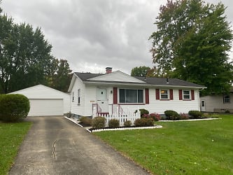 343 Beverly Hills Dr - Youngstown, OH