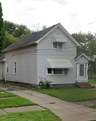 3689 E 59th St - Cleveland, OH