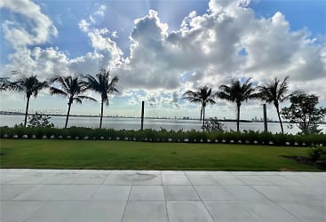 700 NE 26th Terrace #905 - Miami, FL