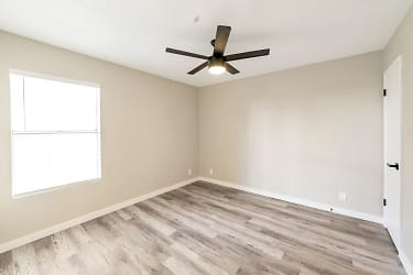 **1st Full Month's Rent Free, Tour & Apply Within 48 Hours Newly Renovated 2 Bed/ 2 Bath In-Suite Wa Apartments - Phoenix, AZ