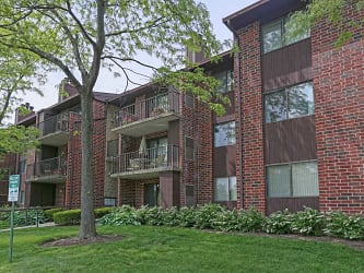 Fox Grove Apartments - Roselle, IL