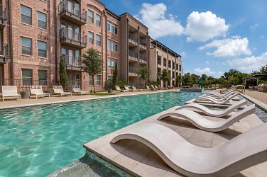 The Canal Apartments & Townhomes - Farmers Branch, TX