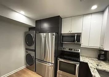 Kitchen Stainless steel appliances.png