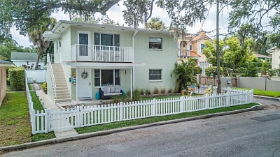 607 Lime Ave - Clearwater, FL