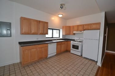 4655 N Lincoln Ave unit S4 - Chicago, IL