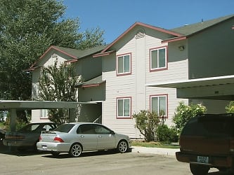 750 S 5th W St unit Building - Mountain Home, ID