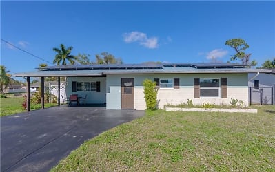 69 Cardinal Dr - North Fort Myers, FL